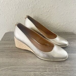 Aerosoles Aurora Soft Gold Leather Comfort Wedge Pumps Women’s Size 9